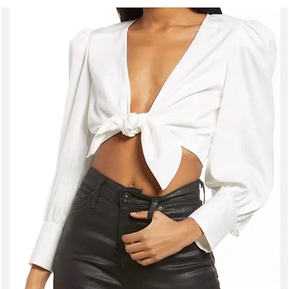 NWOT WAYF  Alcott Knot Crop Top Ivory